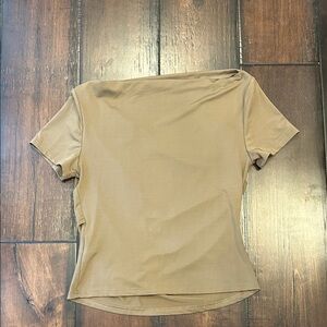 SHEIN Tan Short Sleeve Off-Shoulder Top